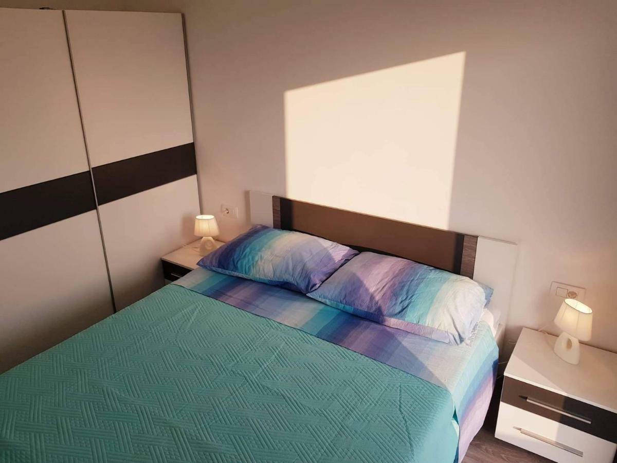 נין Apartmani Luce I Miho מראה חיצוני תמונה